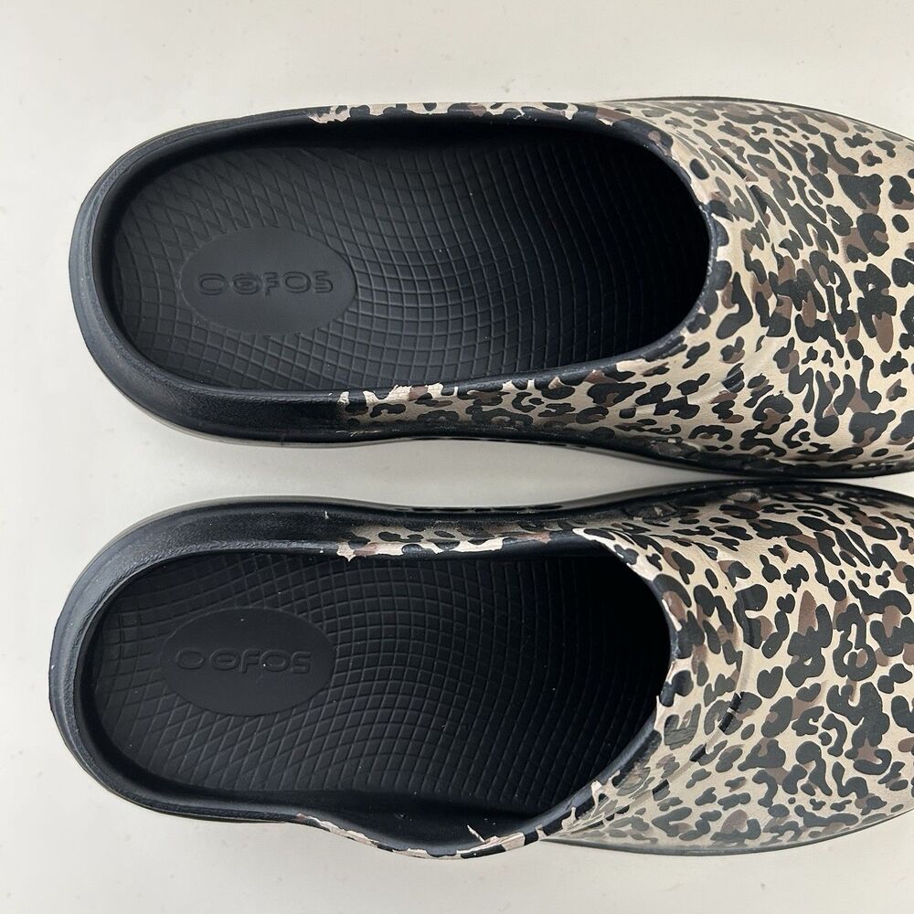 Oofos OOcloog Leopard Womens Size 8 Slip On Mules Clogs Recovery Limited Edition - Picture 5 of 9